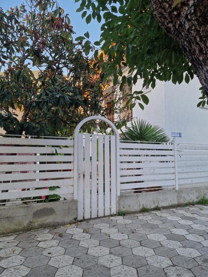 White House Gagra Exterior foto